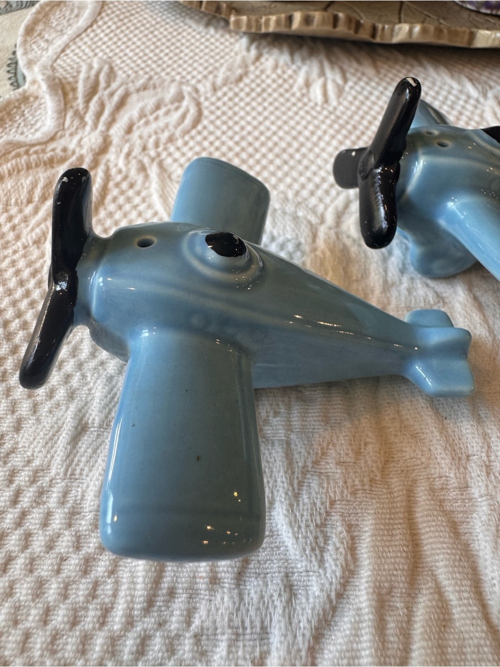 Vintage Ceramic Blue Airplane Salt and Pepper Shakers Aviation Decor Retro - Picture 9 of 15